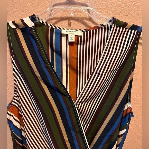 Sandy & Sid crossover v neck blouse - Picture 4 of 8